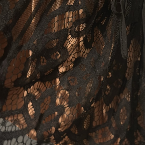 Toni - Picture 7 of 8